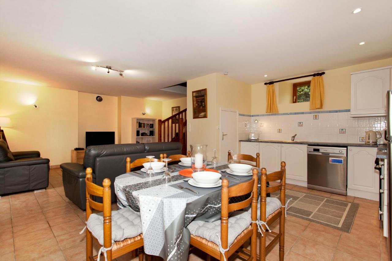Stone Cottage With Modern Cosy Interior Near To Josselin Perfect Retreat For Writers Or Star Gazers Guégon Eksteriør billede