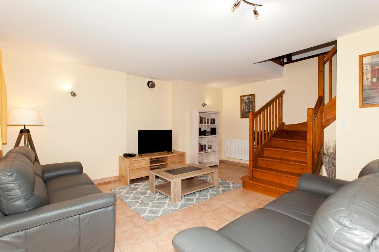 Stone Cottage With Modern Cosy Interior Near To Josselin Perfect Retreat For Writers Or Star Gazers Guégon Eksteriør billede