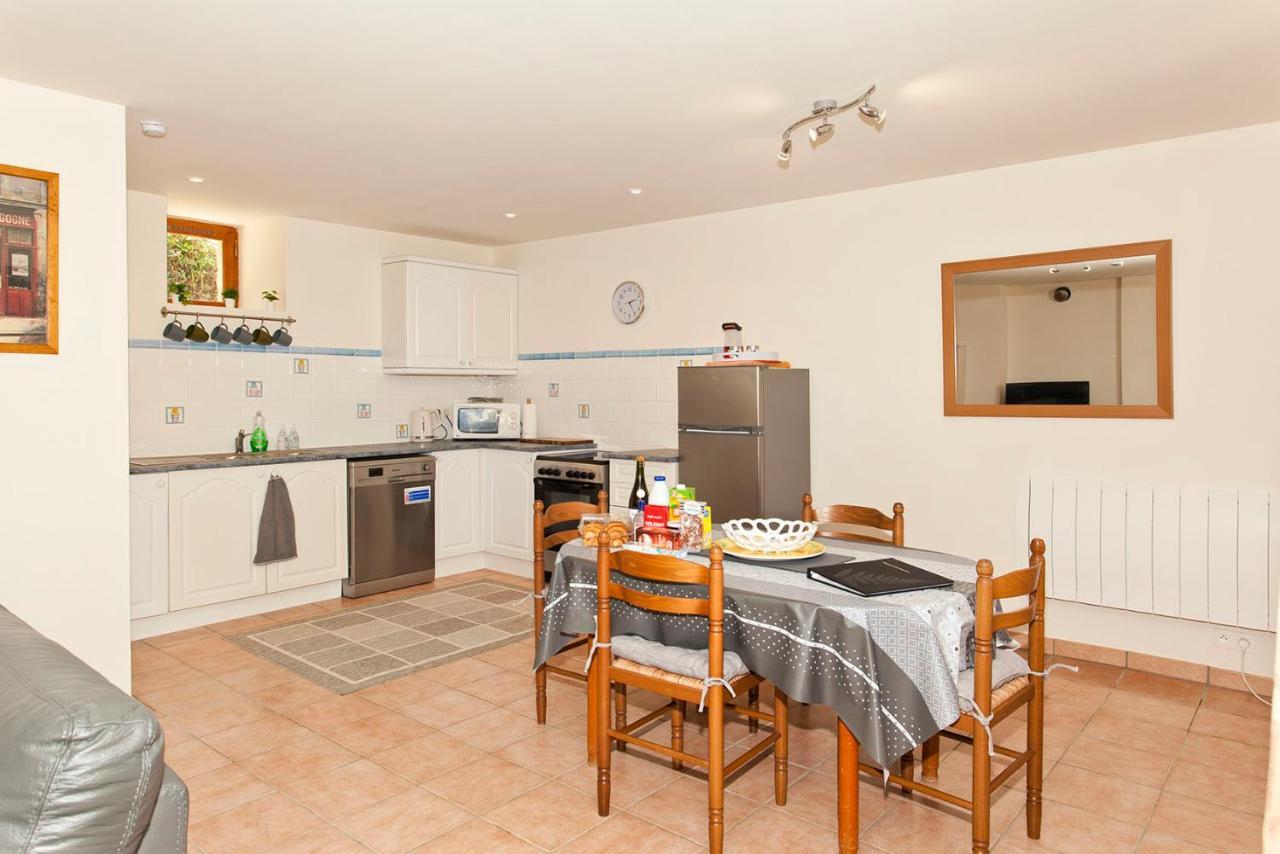 Stone Cottage With Modern Cosy Interior Near To Josselin Perfect Retreat For Writers Or Star Gazers Guégon Eksteriør billede