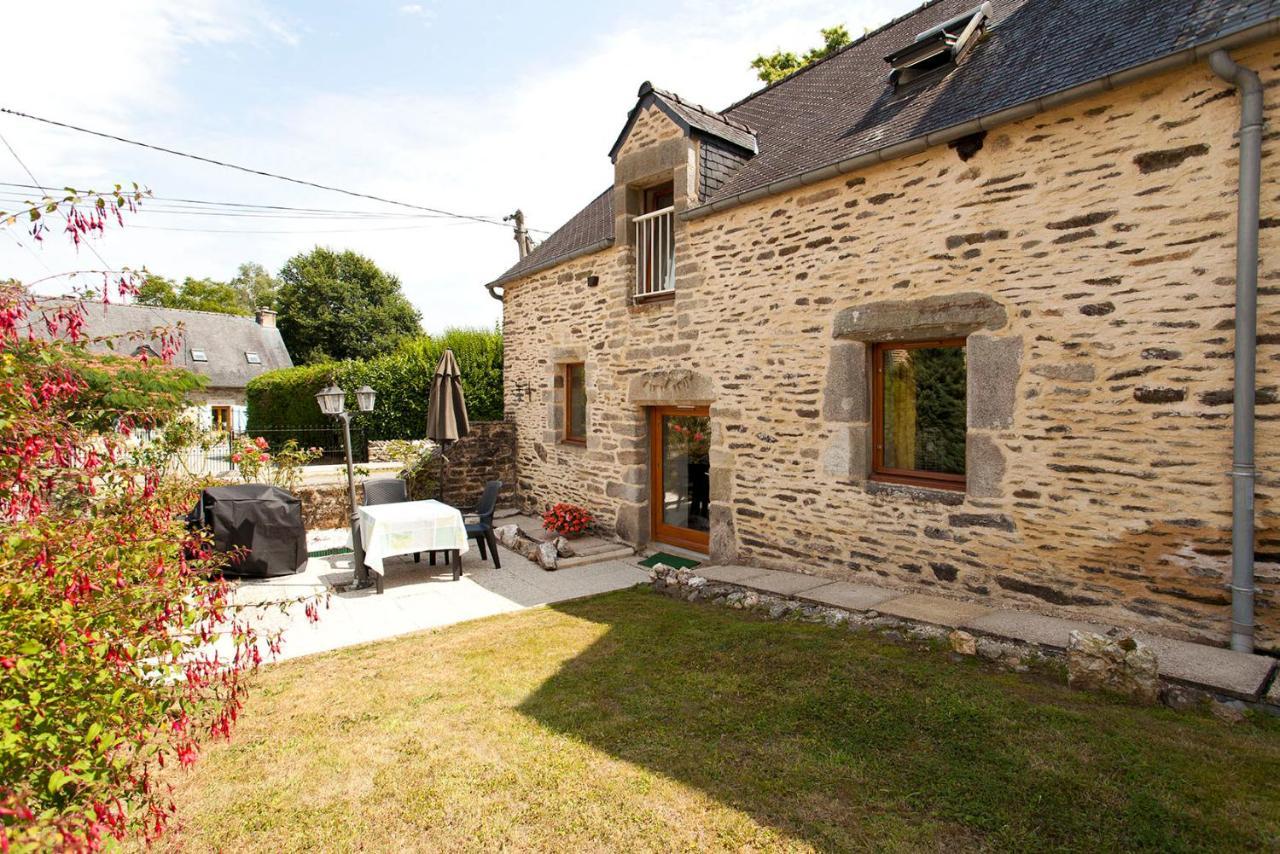 Stone Cottage With Modern Cosy Interior Near To Josselin Perfect Retreat For Writers Or Star Gazers Guégon Eksteriør billede